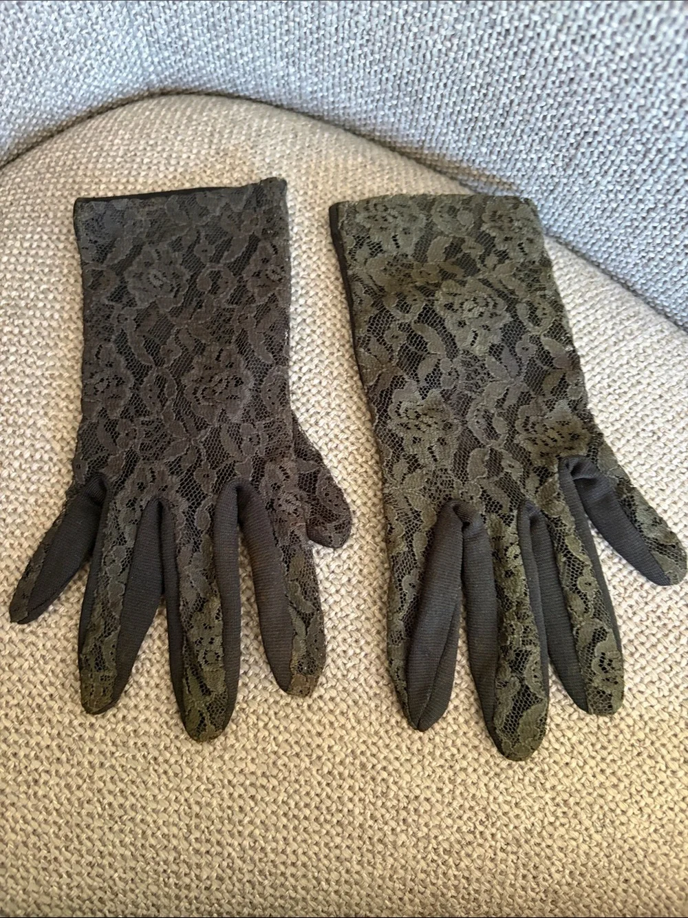 Elegant Black Lace Women's Gloves